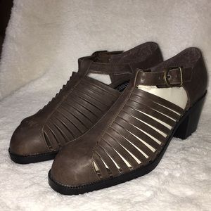 NWOT Bonnibel fall Sandal
